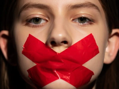 Лента для рта (mouth tape) для улучшения сна — опасный тренд